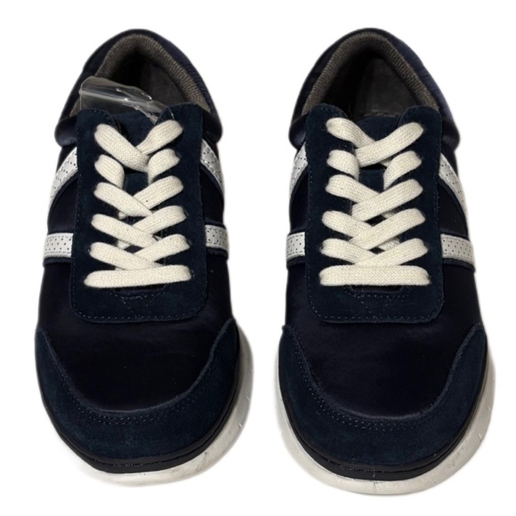 Vionic Women's Navy and White Sneakers - Picture 8 of 10